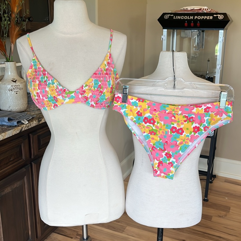 Colorful Floral 70s vibe Bikini set